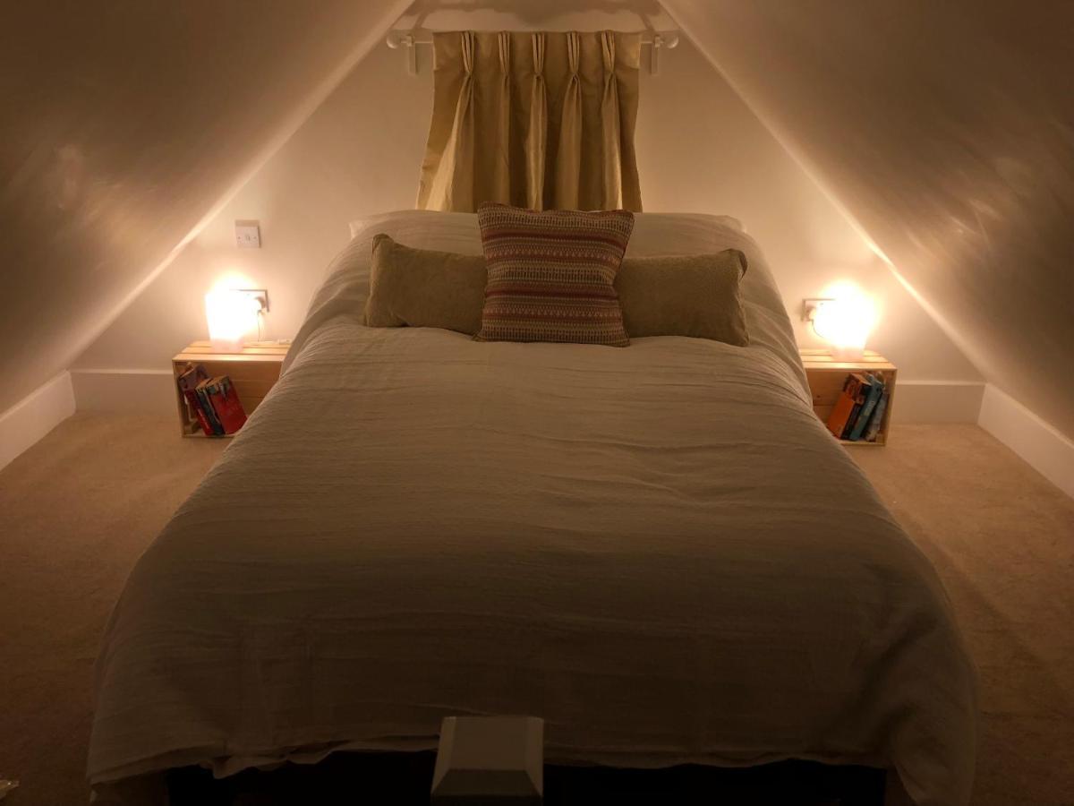 The Little Barn - Self Catering Holiday Accommodation Hindhead エクステリア 写真